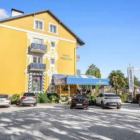 Hotel Nikolasch 4*