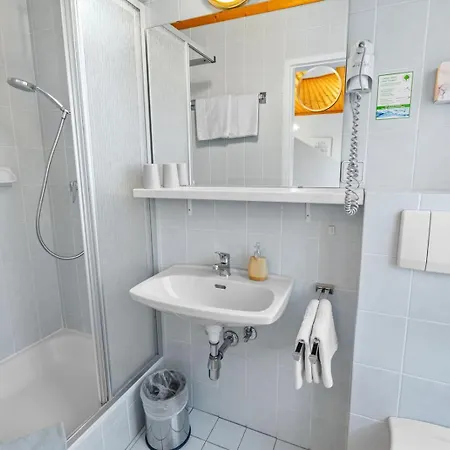 Nikolasch Mit Eigenem Seebad - Adults Preferred Hotel