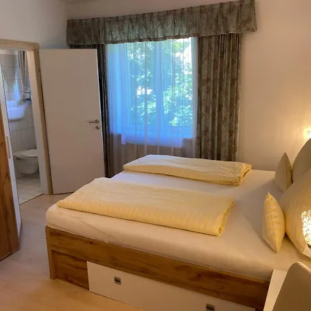 Hotel Nikolasch Mit Eigenem Seebad - Adults Preferred Millstatt